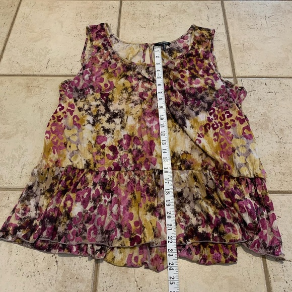 Daisy Fuentes Woman 1X Abstract Floral Peplum Sleeveless Top - Picture 4 of 6